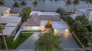 1690 Daytonia Rd, Miami Beach, FL 33141