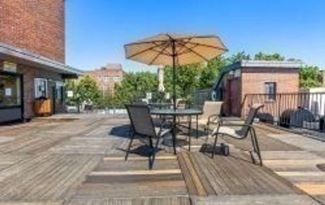 135 Pleasant St 201, Brookline, MA 02446