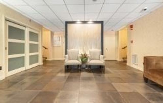 135 Pleasant St 201, Brookline, MA 02446