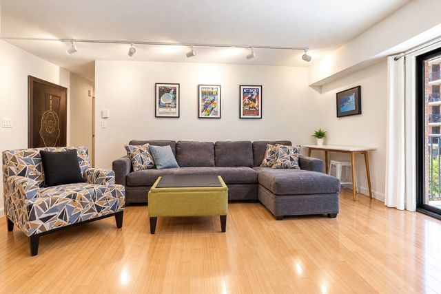 135 Pleasant St 201, Brookline, MA 02446