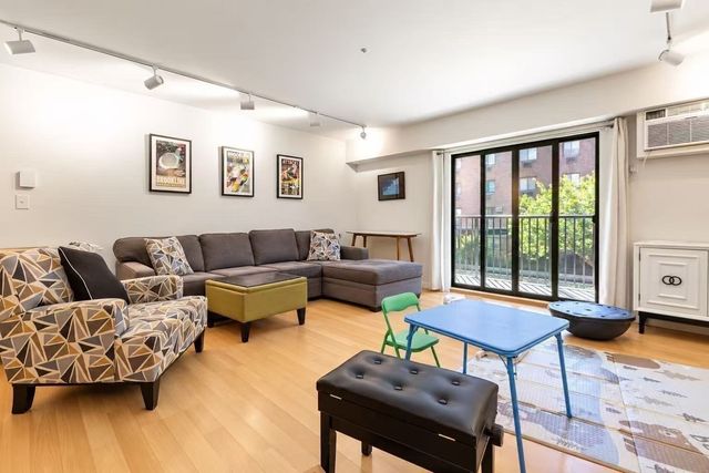 135 Pleasant St 201, Brookline, MA 02446