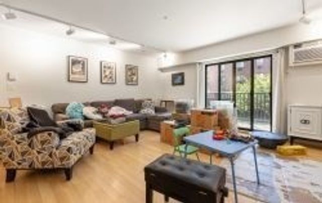 135 Pleasant St 201, Brookline, MA 02446