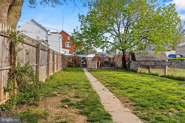 30 W MIDDLE ST, Hanover, PA 17331