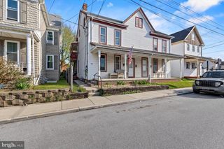 30 W MIDDLE ST, Hanover, PA 17331