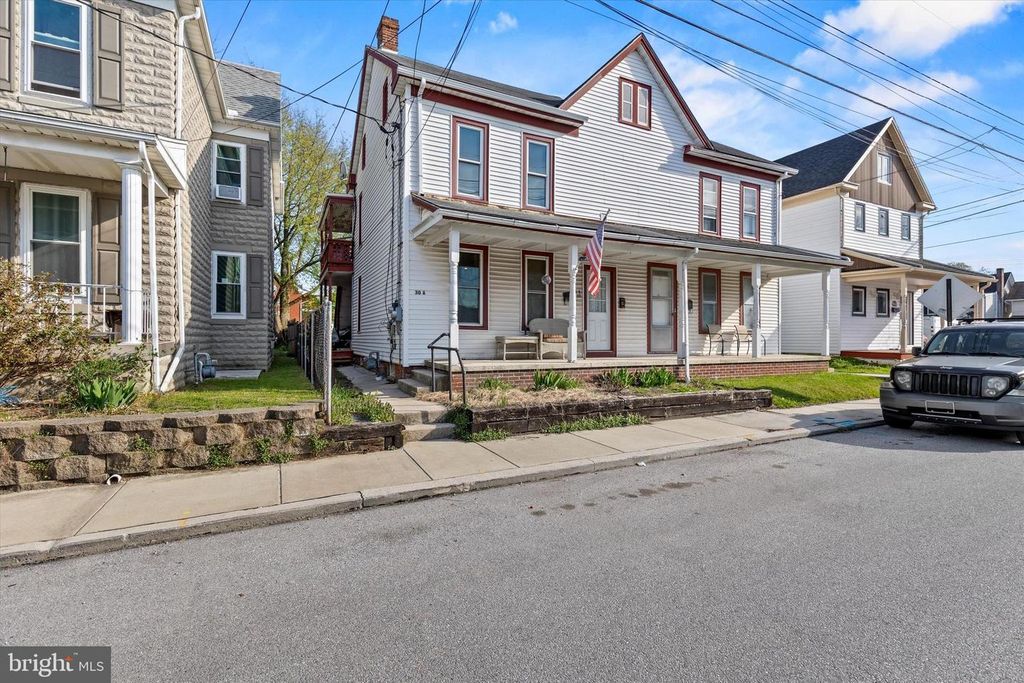 30 W MIDDLE ST, Hanover, PA 17331