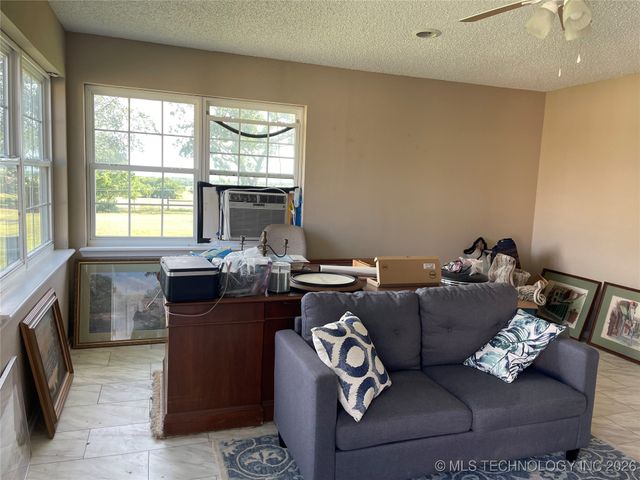 401 S Chickasaw, Kingston, OK 73439