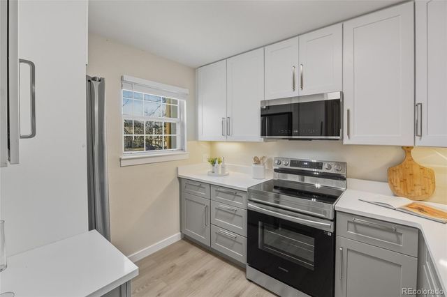 1811 S Quebec Way 82, Denver, CO 80231