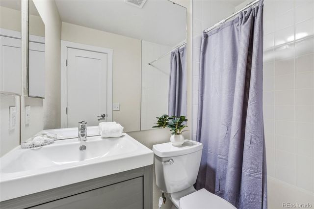 1811 S Quebec Way 82, Denver, CO 80231