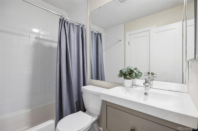 1811 S Quebec Way 82, Denver, CO 80231