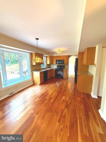 808 JOECK DR, West Chester, PA 19382