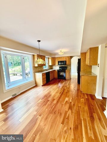 808 JOECK DR, West Chester, PA 19382
