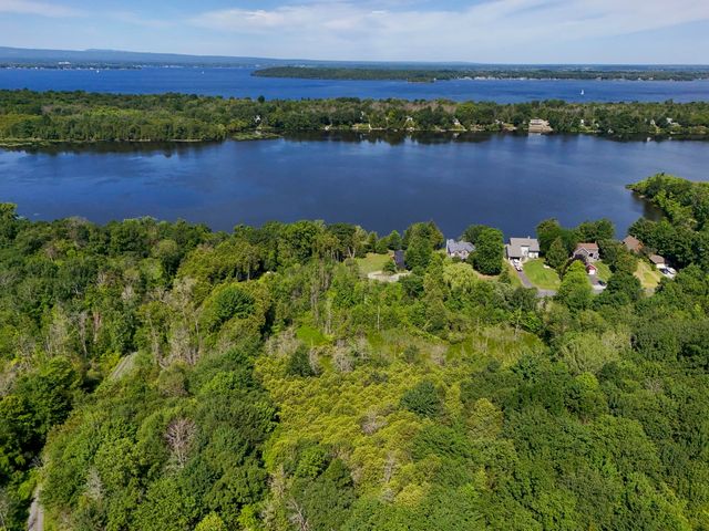 540 Northland Lane, North Hero, VT 05474