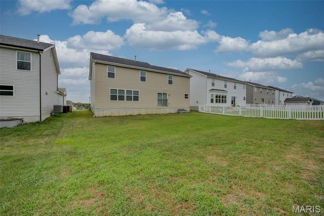 138 Prairie Wind Drive, Wentzville, MO 63385