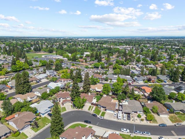 602 Oakborough Ave, Roseville, CA 95747