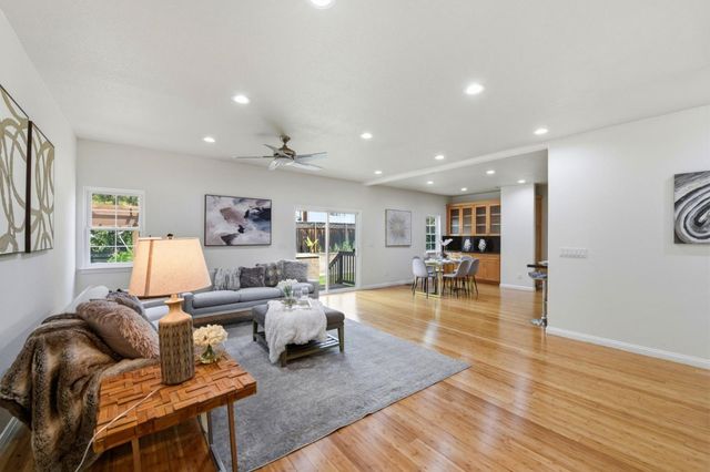 1129 Foxhurst Way, San Jose, CA 95120