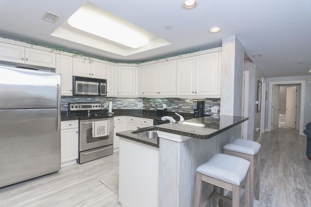9994 Beach Club Dr Apt 1703, Myrtle Beach, SC 29572