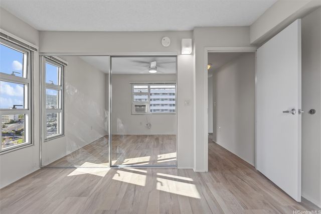 3009 Ala Makahala Place 1716, Honolulu, HI 96818