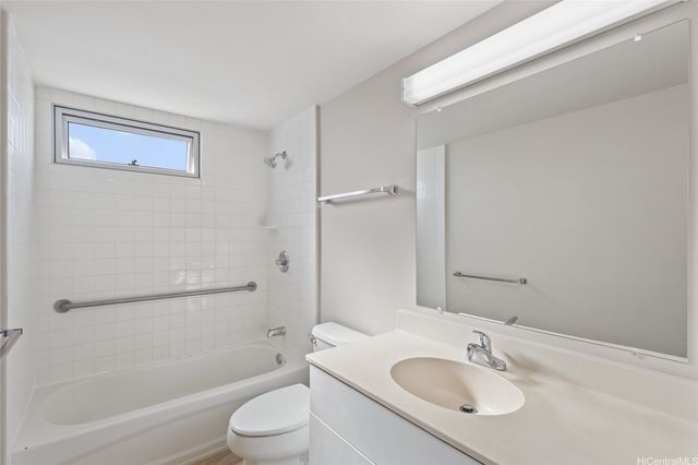 3009 Ala Makahala Place 1716, Honolulu, HI 96818