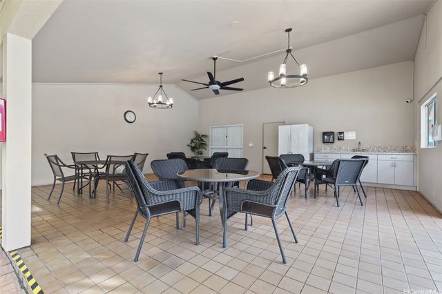 3009 Ala Makahala Place 1716, Honolulu, HI 96818