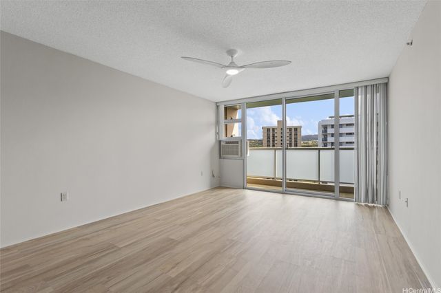 3009 Ala Makahala Place 1716, Honolulu, HI 96818
