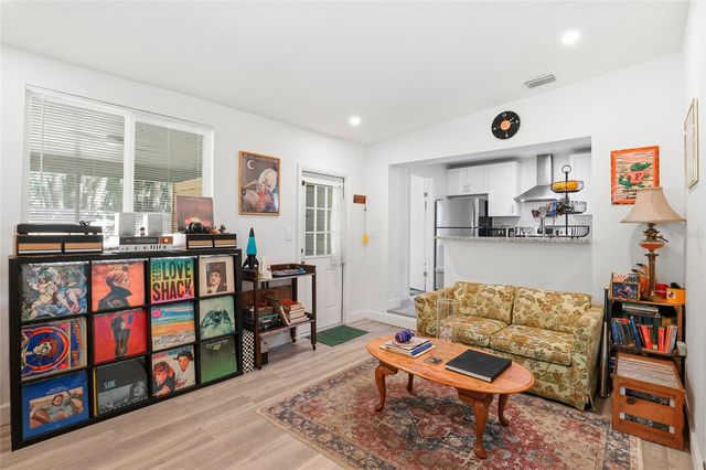 1115 NE 5TH PLACE, Gainesville, FL 32601