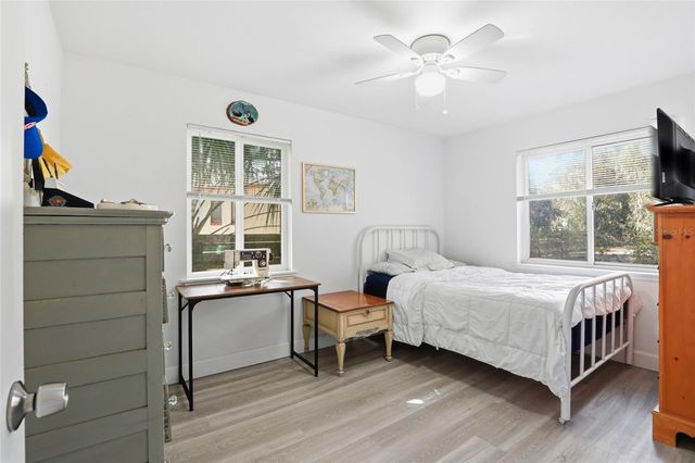 1115 NE 5TH PLACE, Gainesville, FL 32601