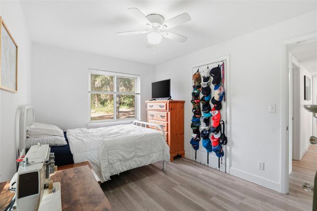 1115 NE 5TH PLACE, Gainesville, FL 32601