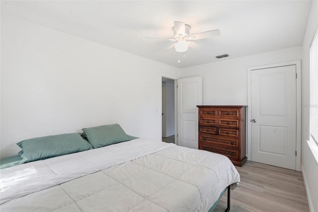 1115 NE 5TH PLACE, Gainesville, FL 32601