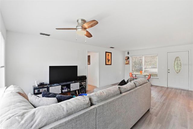 1115 NE 5TH PLACE, Gainesville, FL 32601