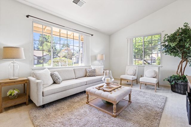 5838 Devon Dr, Rocklin, CA 95765