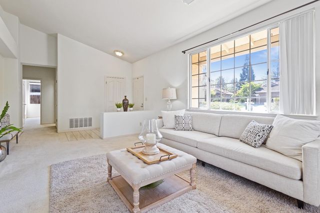 5838 Devon Dr, Rocklin, CA 95765