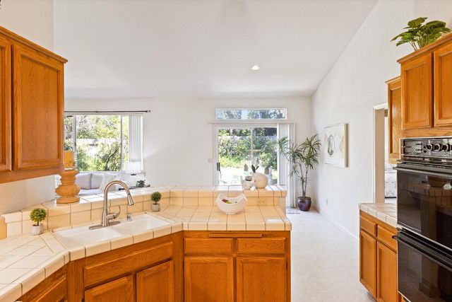 5838 Devon Dr, Rocklin, CA 95765