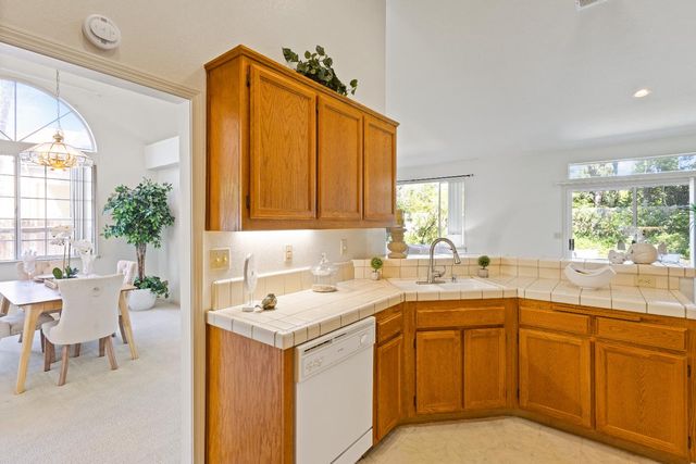 5838 Devon Dr, Rocklin, CA 95765