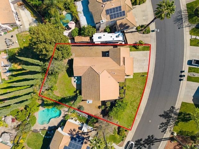 5838 Devon Dr, Rocklin, CA 95765