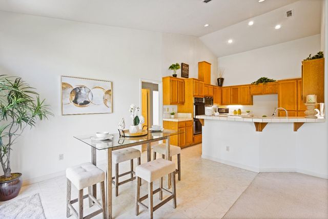 5838 Devon Dr, Rocklin, CA 95765