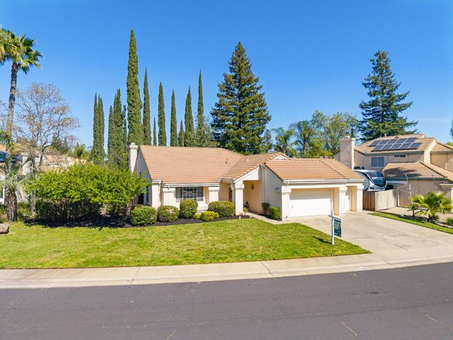 5838 Devon Dr, Rocklin, CA 95765