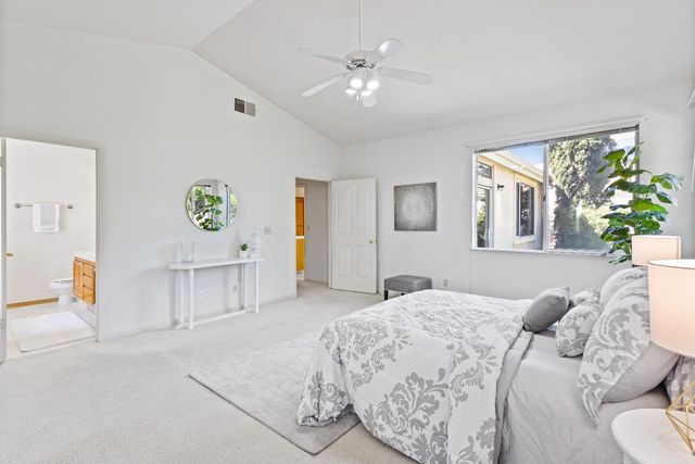 5838 Devon Dr, Rocklin, CA 95765