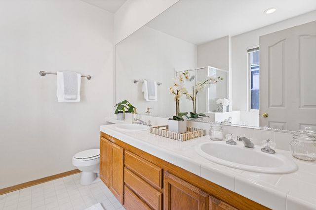 5838 Devon Dr, Rocklin, CA 95765