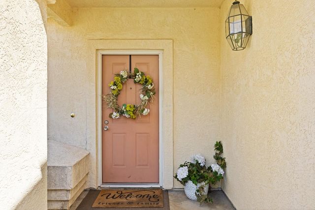 5838 Devon Dr, Rocklin, CA 95765