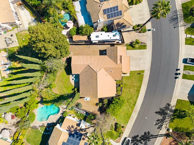 5838 Devon Dr, Rocklin, CA 95765