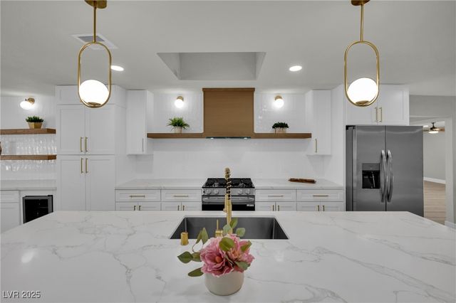 4637 Balfour Drive, Las Vegas, NV 89121