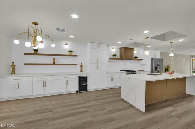 4637 Balfour Drive, Las Vegas, NV 89121