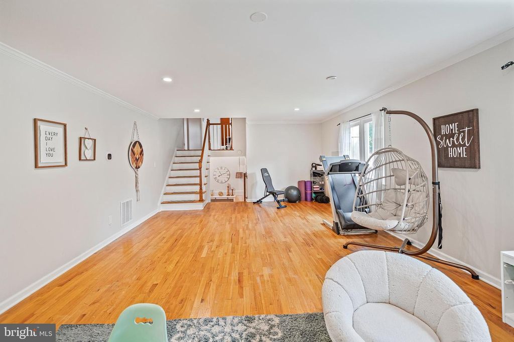 46 COLONIAL LAKE DR, Lawrence, NJ 08648