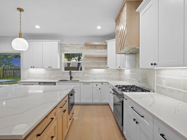 10519 Brinwood Drive, Houston, TX 77043