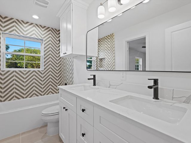 10519 Brinwood Drive, Houston, TX 77043