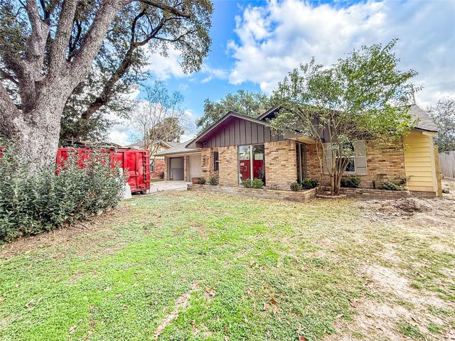10519 Brinwood Drive, Houston, TX 77043
