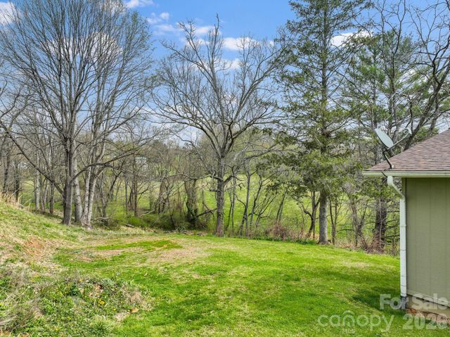 103 Bidwell Street, Franklin, NC 28734