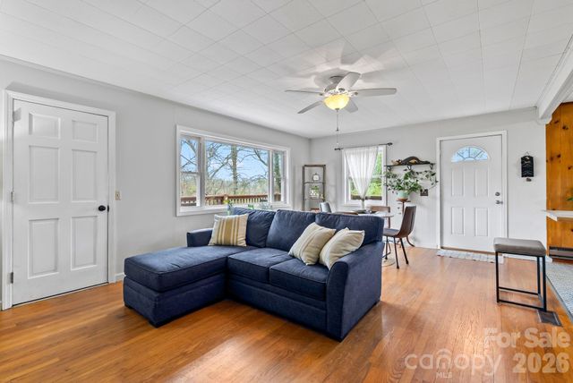 103 Bidwell Street, Franklin, NC 28734