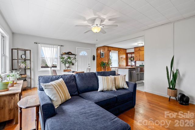 103 Bidwell Street, Franklin, NC 28734