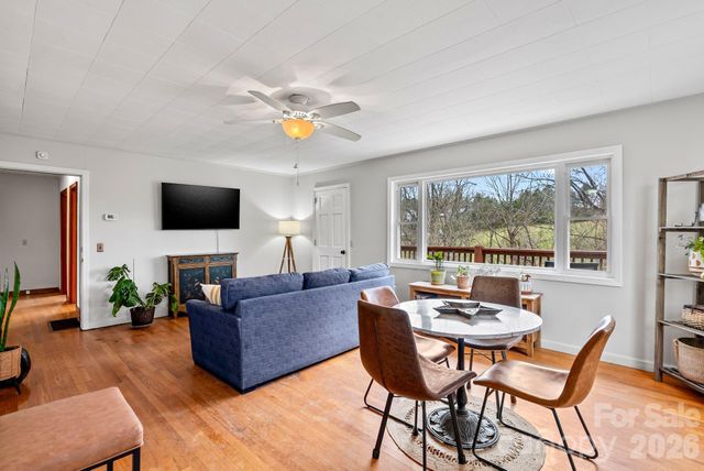 103 Bidwell Street, Franklin, NC 28734